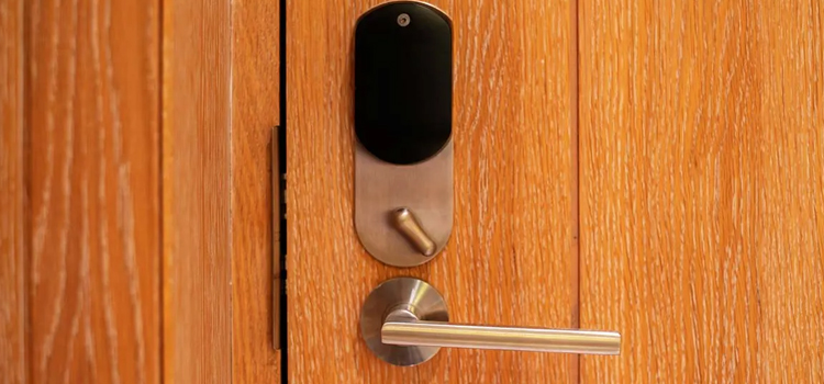 Automatic Locking Door Knob Taft